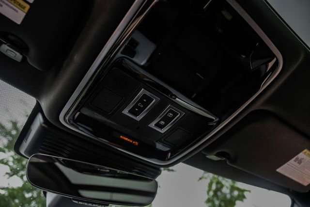 Used 2025 Land Rover Range Rover Velar S AWD/4WD image 37