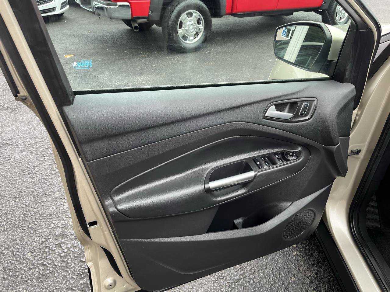 Used 2017 Ford Escape SE AWD/4WD image 28