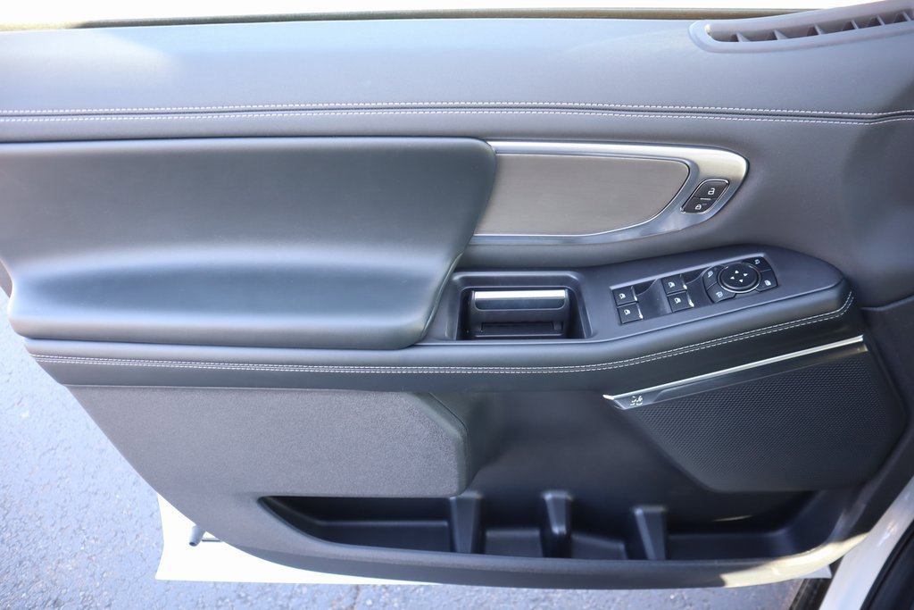 New 2025 Ford Expedition Platinum w/ Driver's Package image 16