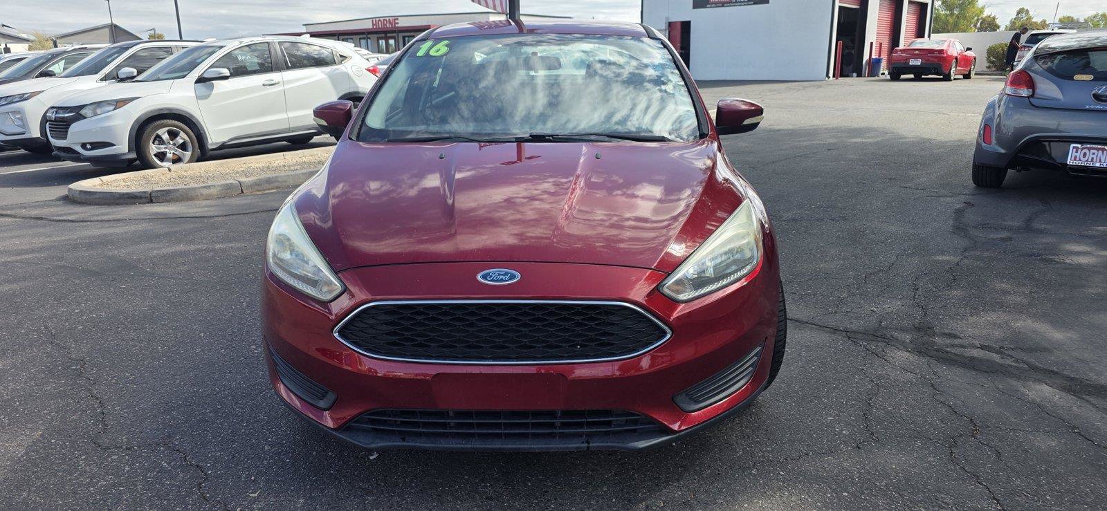 Used 2016 Ford Focus SE FWD image 2