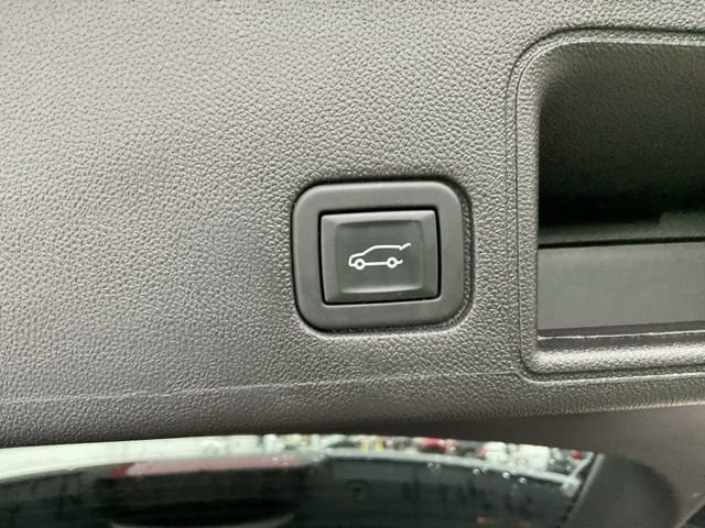 Used 2024 GMC Terrain SLT image 8