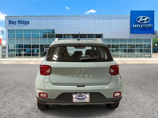 Used 2025 Hyundai Venue SEL FWD image 5