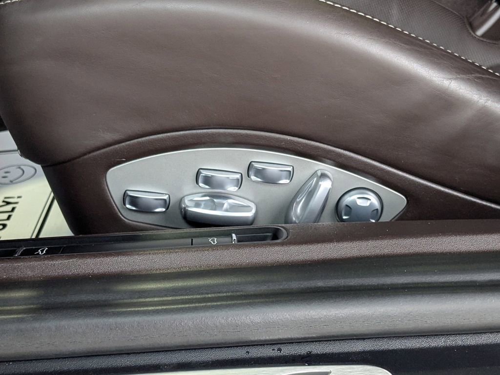 Used 2016 Porsche 911 Turbo S image 14