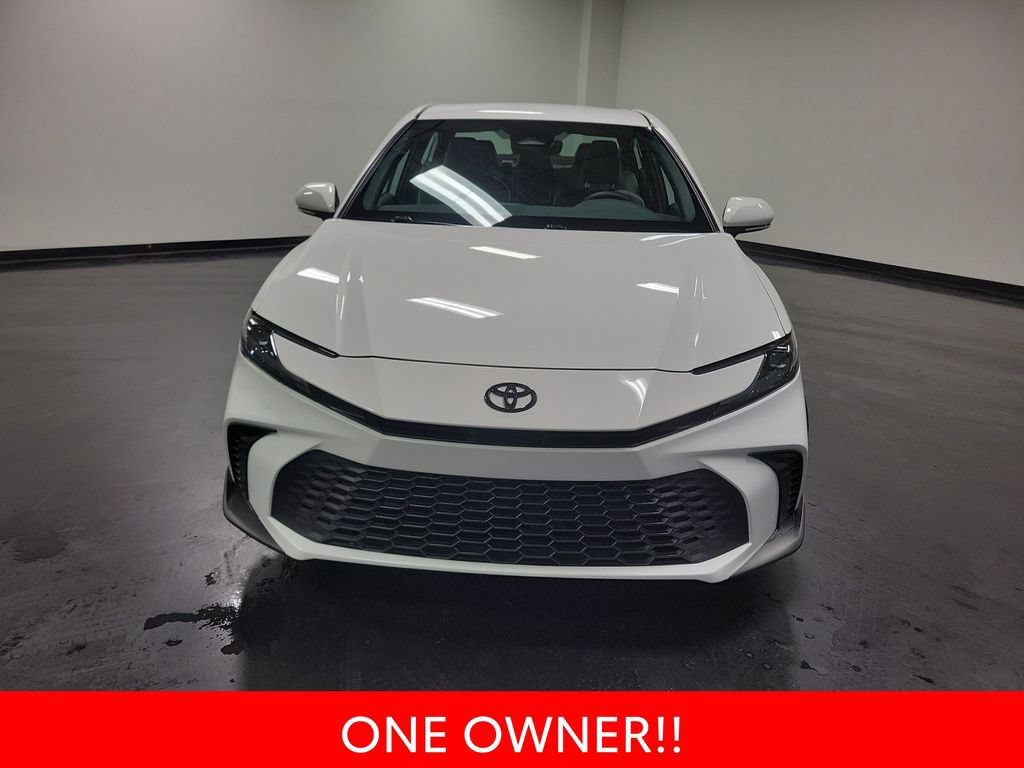 Used 2025 Toyota Camry SE w/ Convenience Package FWD image 3