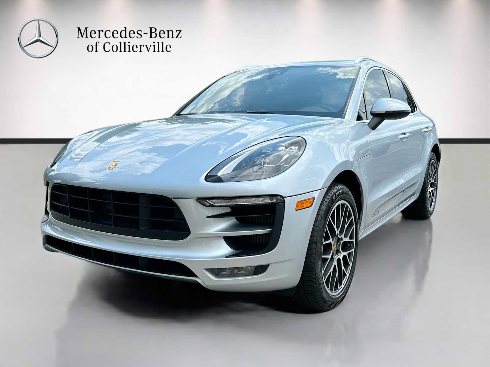 Used 2018 Porsche Macan GTS AWD/4WD image 1