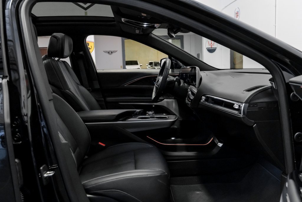 Used 2024 Cadillac Lyriq Luxury image 36