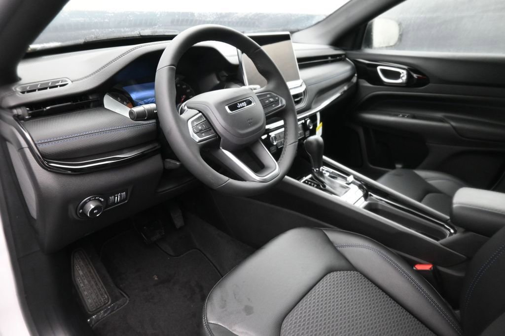 New 2026 Jeep Compass Latitude AWD/4WD image 10