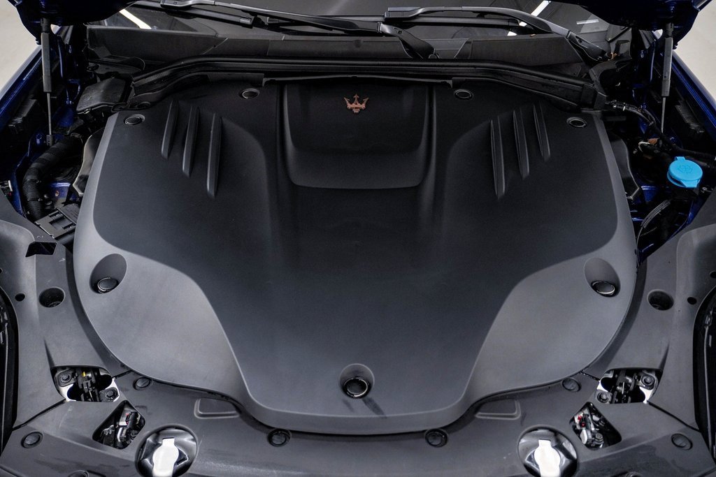 Certified 2025 Maserati Grecale Folgore image 27