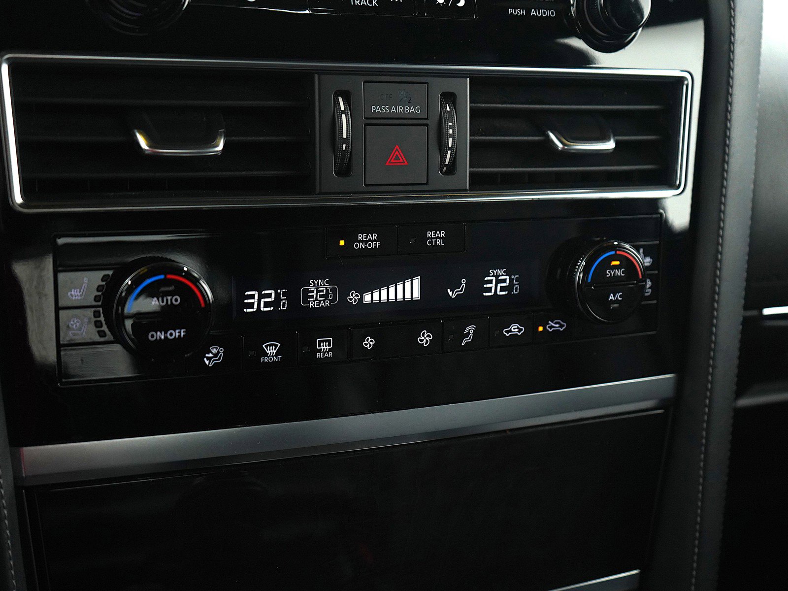 Used 2024 INFINITI QX80 Premium Select image 28