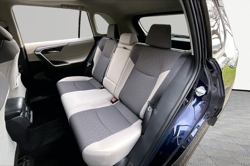 Used 2025 Toyota RAV4 XLE w/ Convenience Package image 18