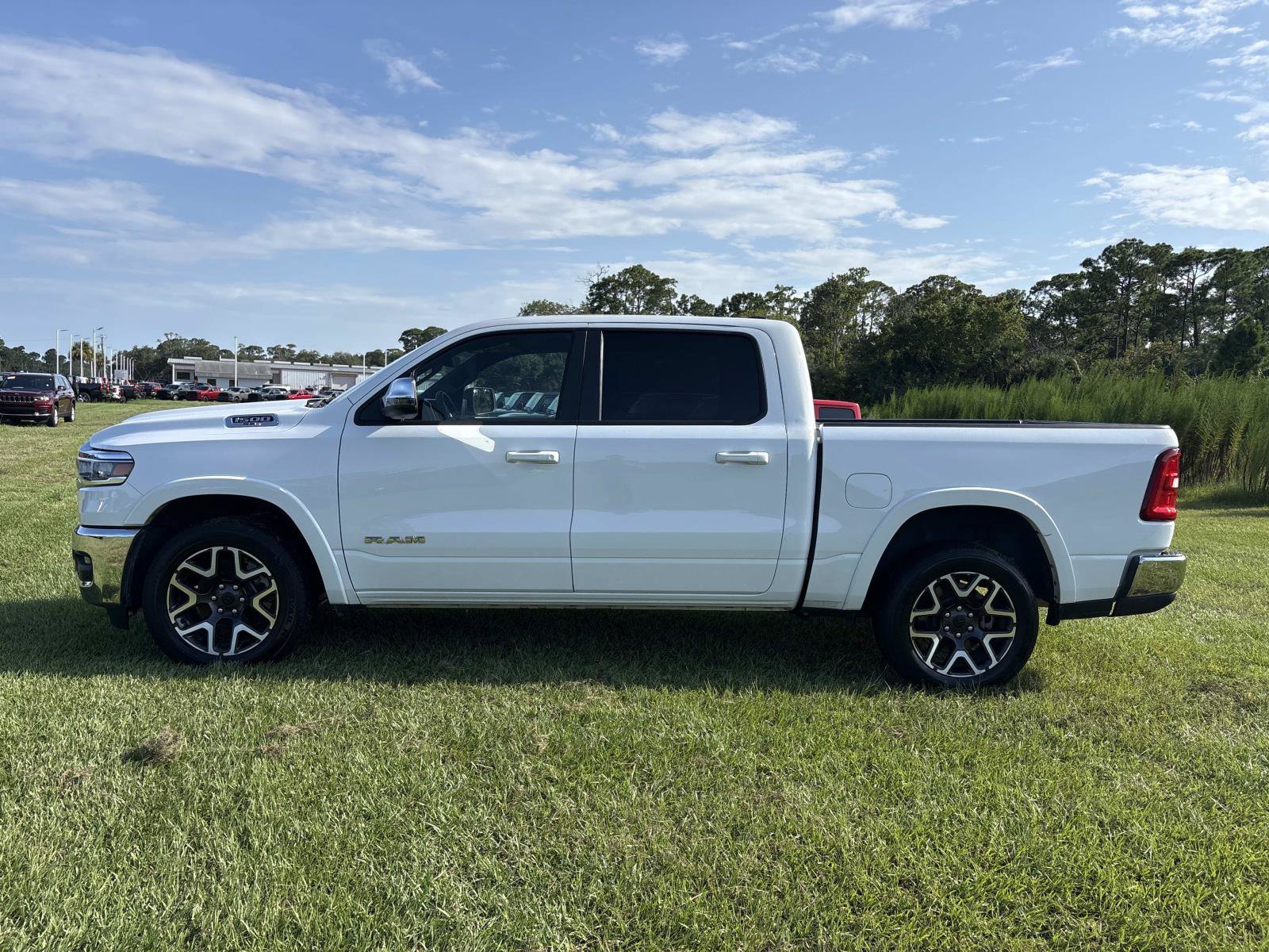 Used 2025 RAM 1500 Laramie AWD/4WD image 6