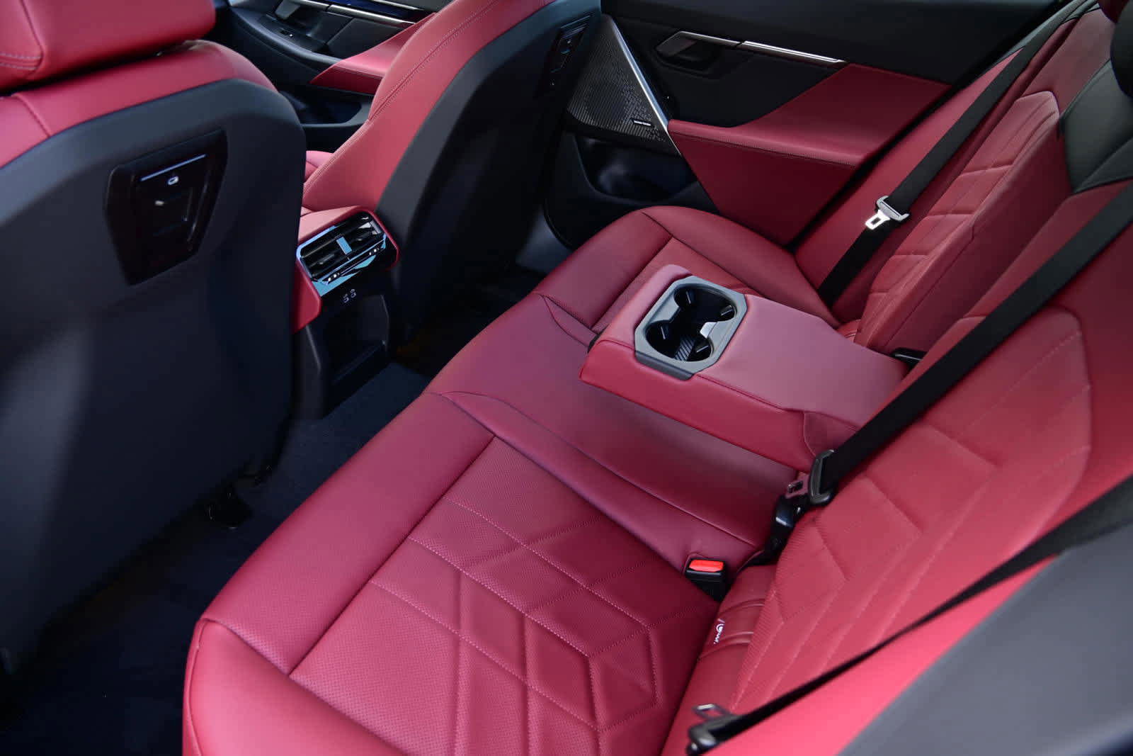 Used 2025 BMW i5 eDrive40i w/ Premium Package image 23