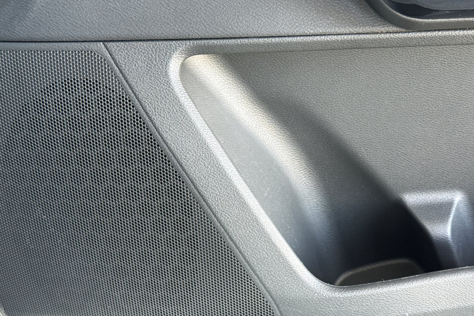 Certified 2025 Nissan Pathfinder SV FWD image 25
