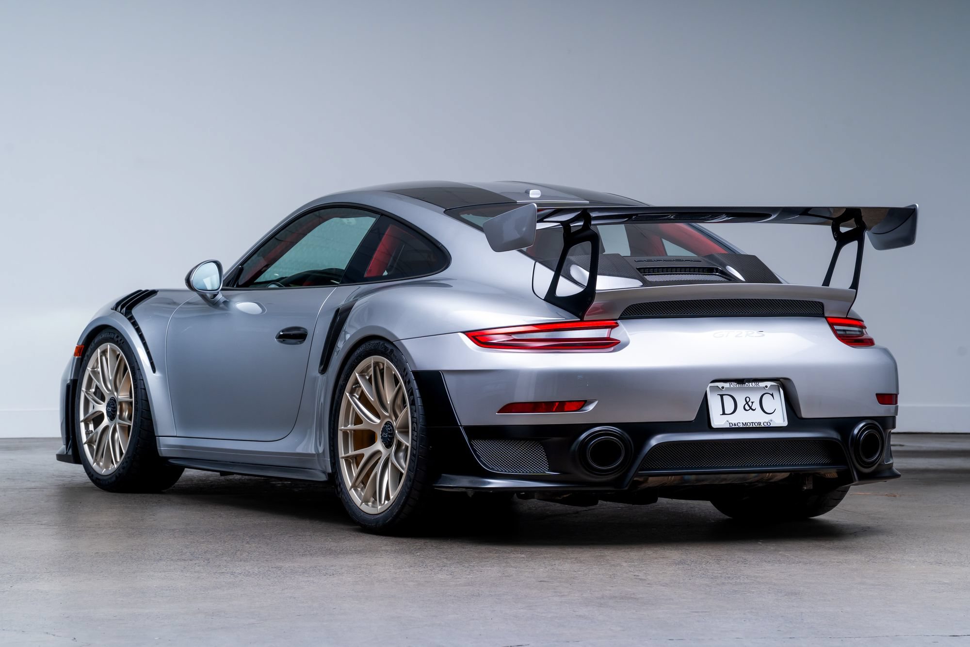 Used 2018 Porsche 911 GT2 RS w/ Weissach Package RWD image 5