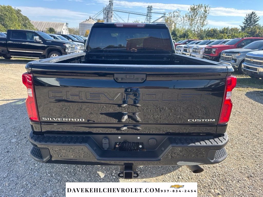 Used 2021 Chevrolet Silverado 2500 Custom w/ Custom Value Package AWD/4WD image 4