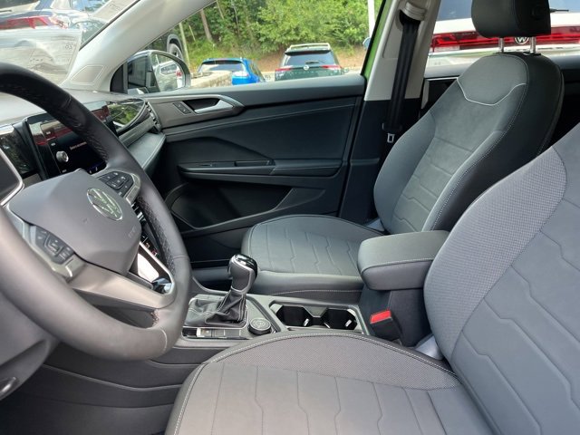 New 2025 Volkswagen Taos SE image 9
