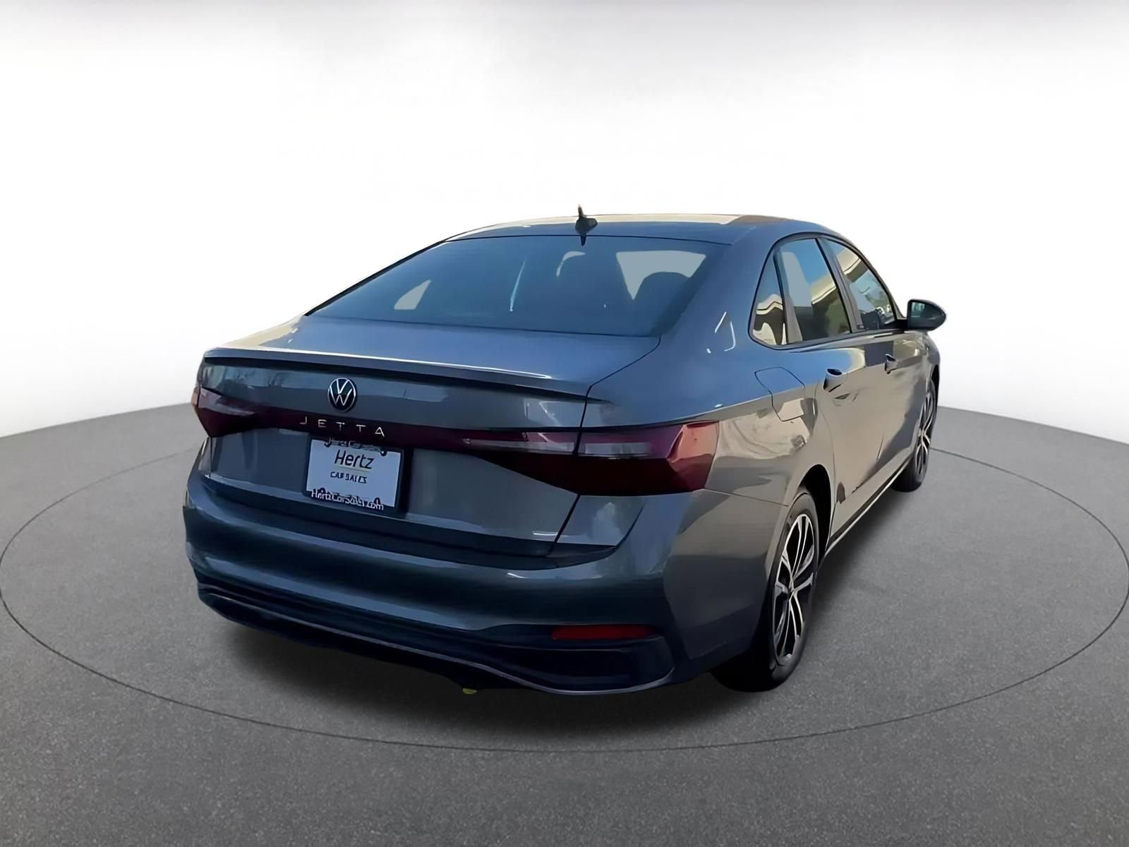 Used 2025 Volkswagen Jetta Sport image 12