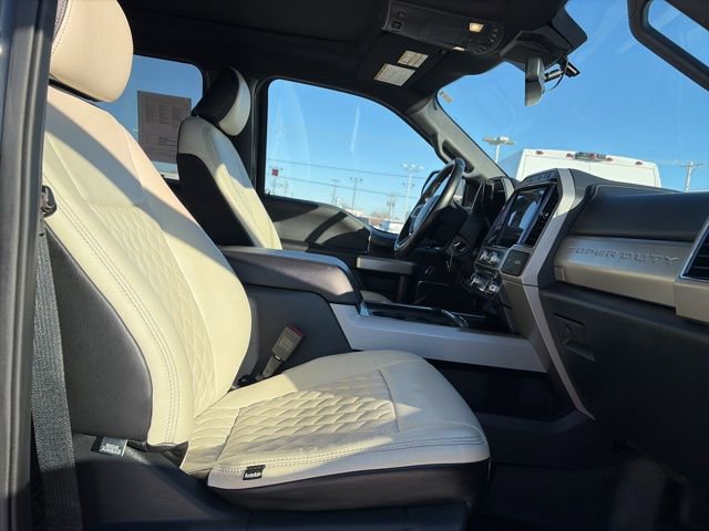 Used 2022 Ford F350 Lariat w/ Black Appearance Package image 13