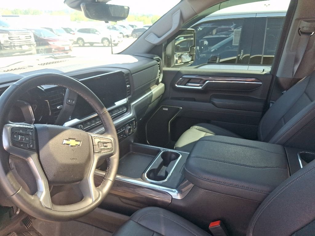 Used 2024 Chevrolet Silverado 3500 LTZ w/ LTZ Plus Package AWD/4WD image 12