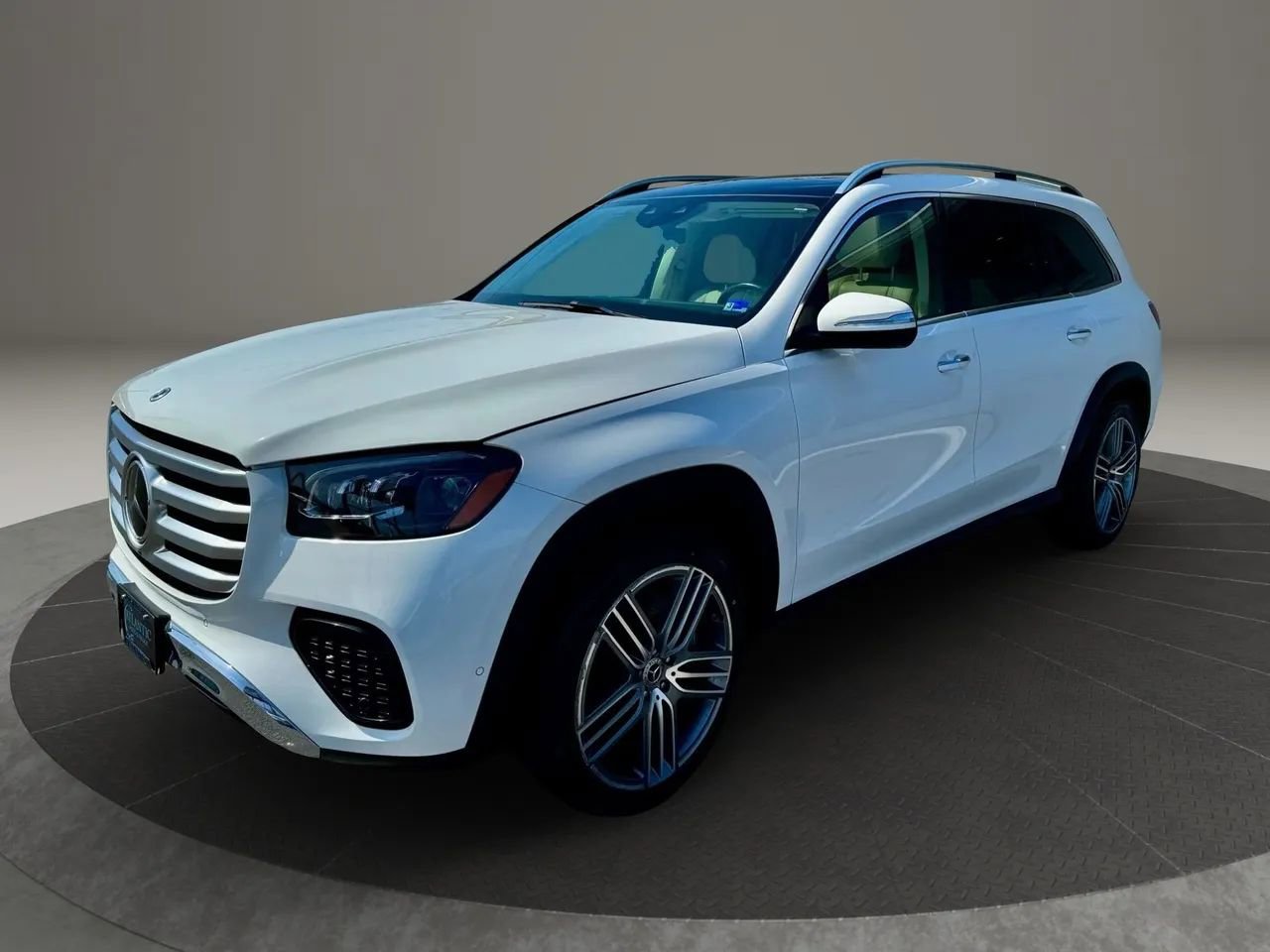 Used 2024 Mercedes-Benz GLS 450 4MATIC image 1