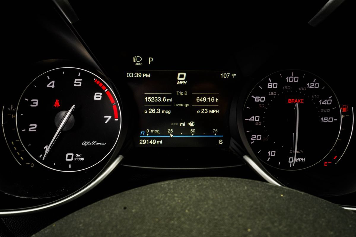 Used 2022 Alfa Romeo Giulia Veloce RWD image 30