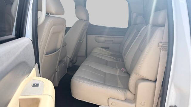 Used 2011 GMC Sierra 1500 SLE w/ Regional Value Package RWD image 20