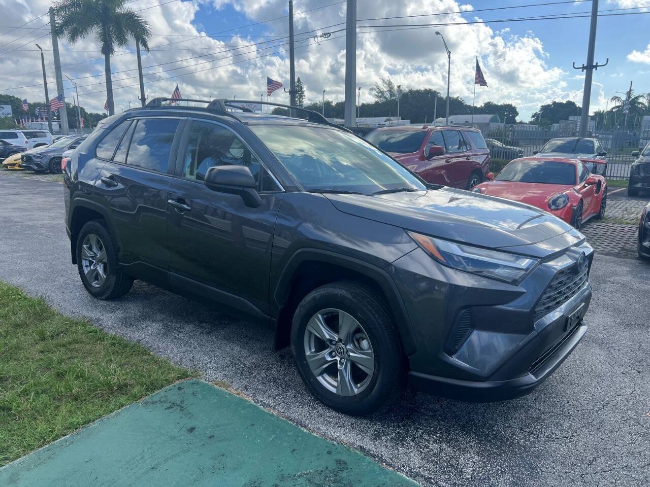 Used 2023 Toyota RAV4 LE AWD/4WD image 4