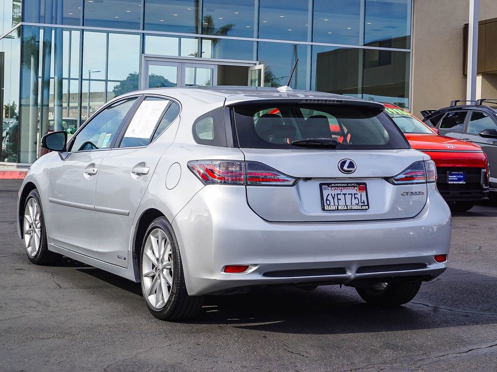 Used 2013 Lexus CT 200h w/ Premium Pkg w/Navigation image 4