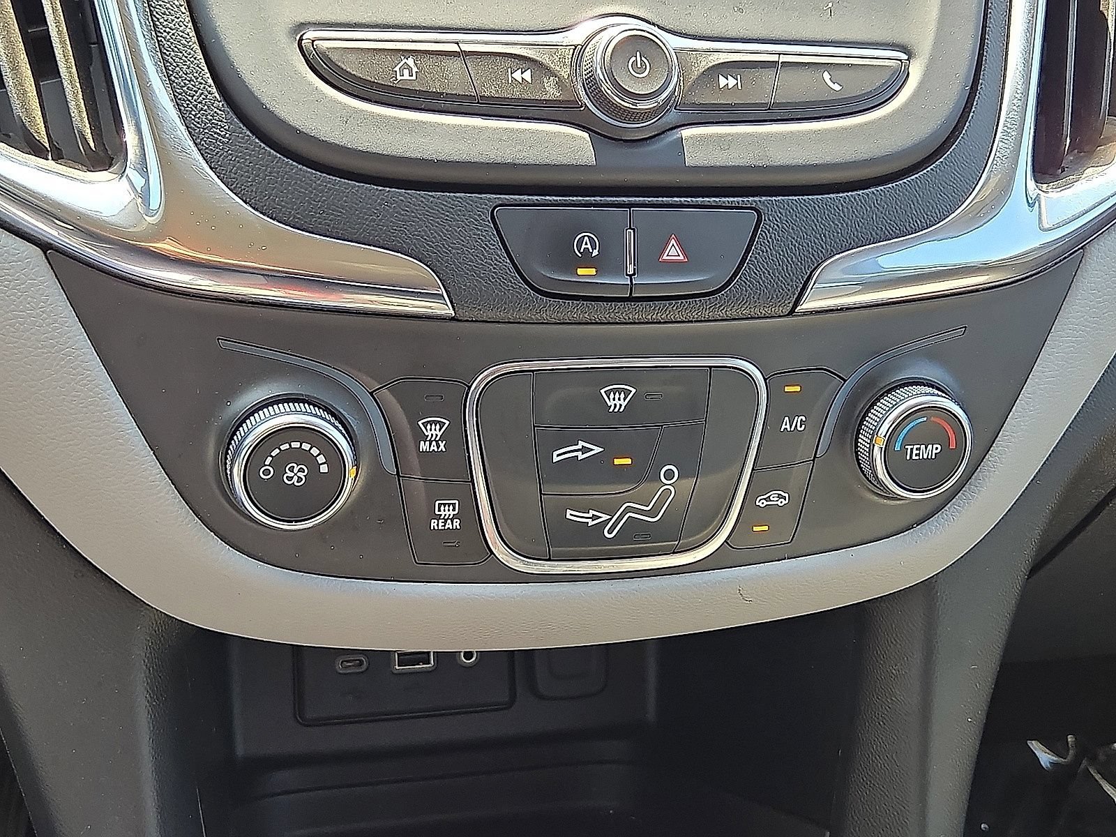 Used 2022 Chevrolet Equinox LT FWD image 29