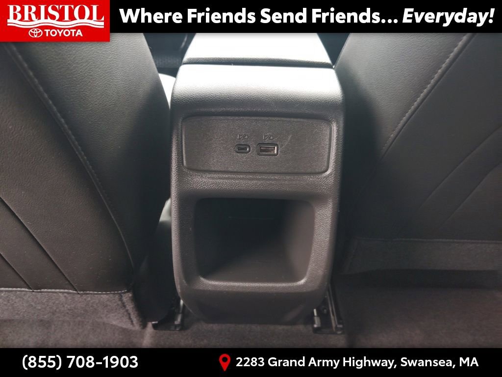 Used 2025 Chevrolet Trax LT w/ LT Convenience Package FWD image 17
