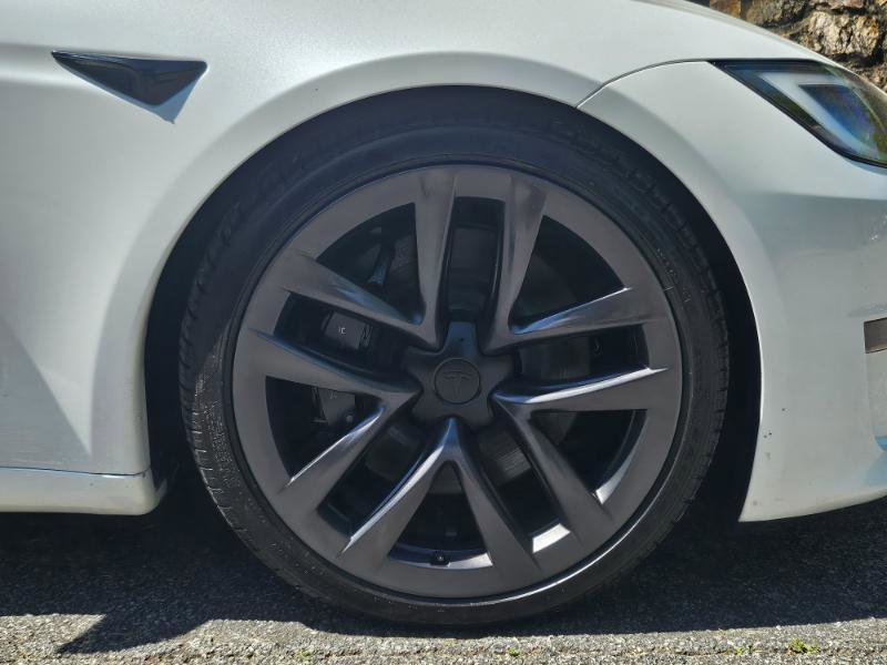 Used 2023 Tesla Model S AWD image 17