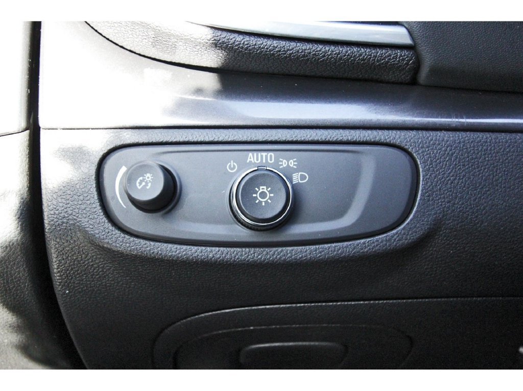 Used 2021 Buick Encore Preferred FWD image 23