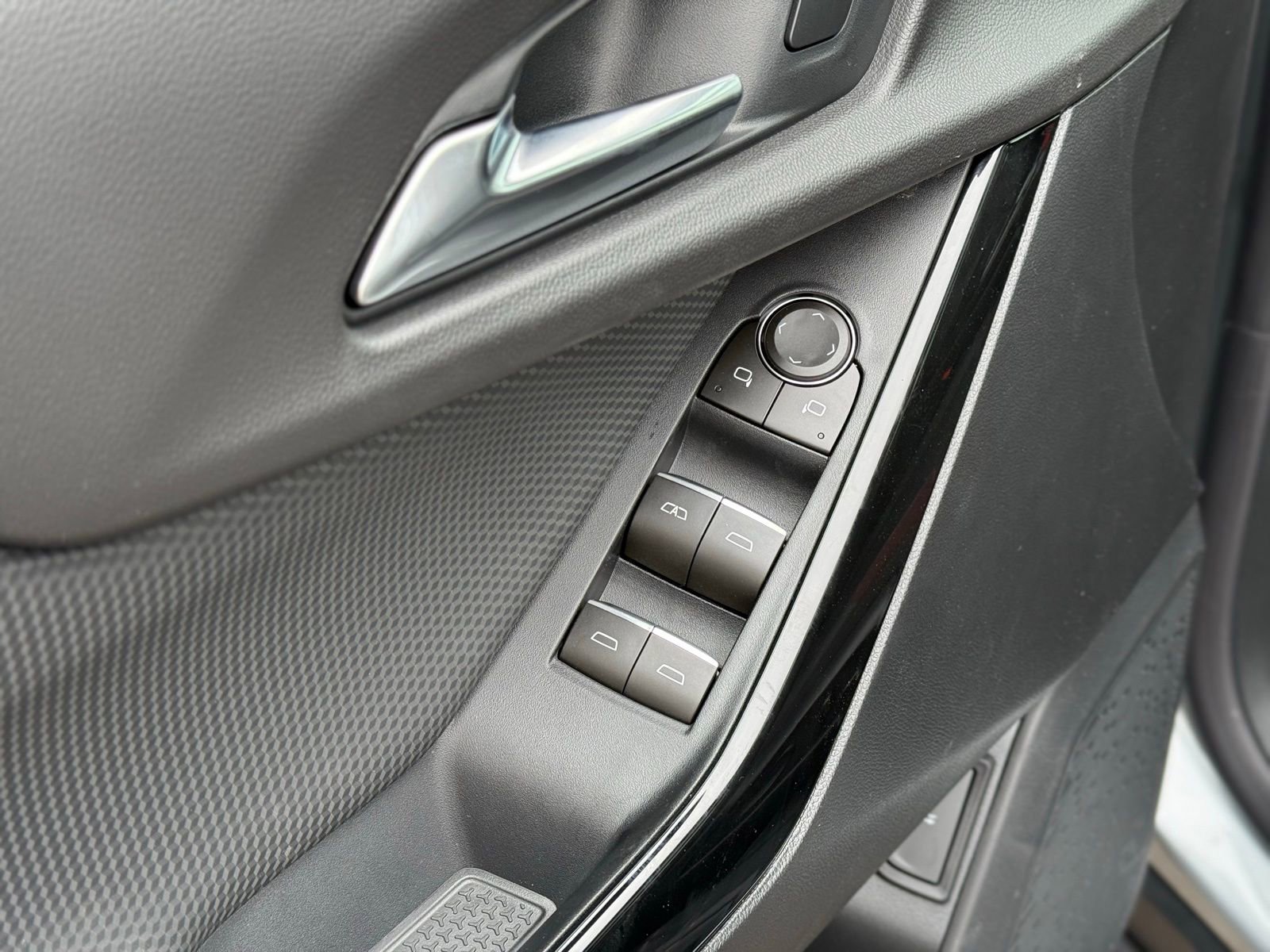 New 2026 Chevrolet Equinox RS w/ Safety and Technology Package AWD/4WD image 14