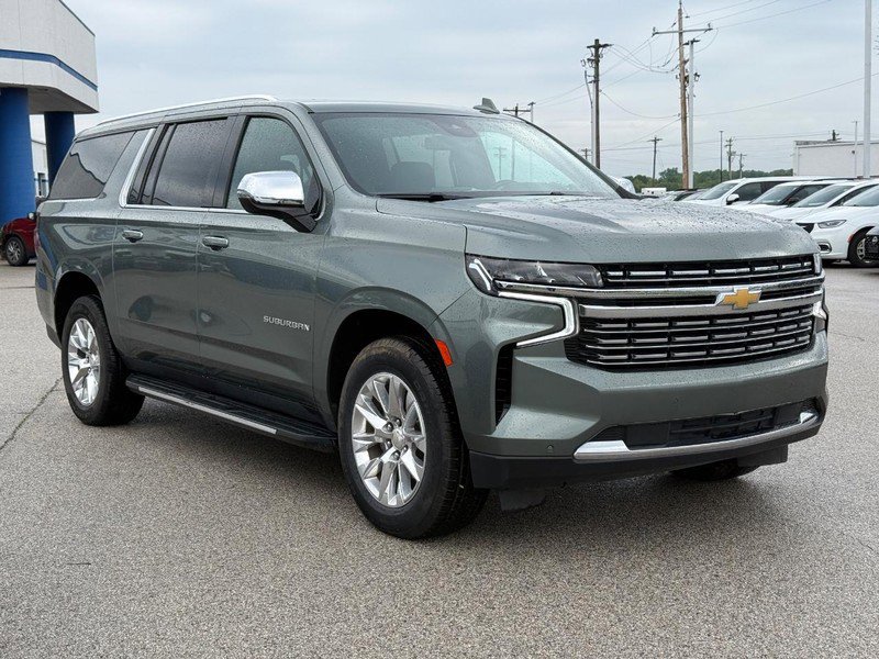 Used 2023 Chevrolet Suburban Premier AWD/4WD image 8