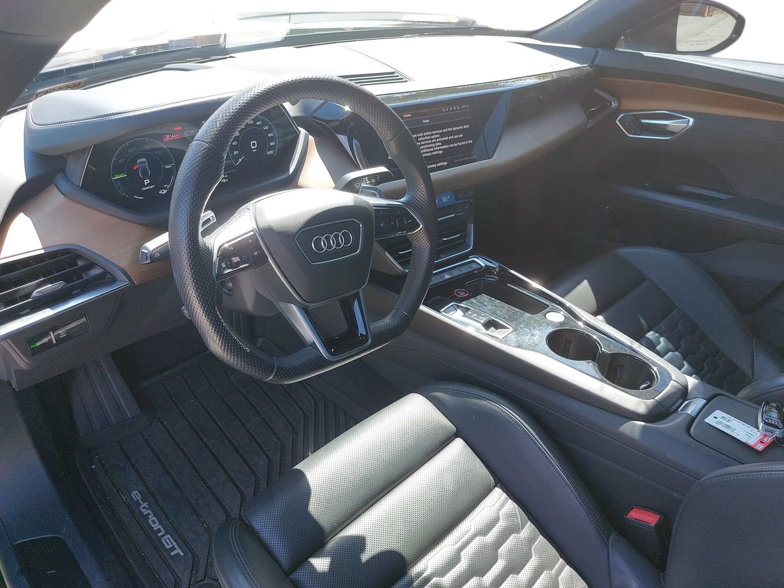 Used 2023 Audi e-tron GT Premium Plus AWD/4WD image 5