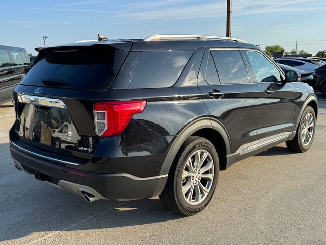 Used 2023 Ford Explorer Limited w/ Limited Technology Package AWD/4WD image 3