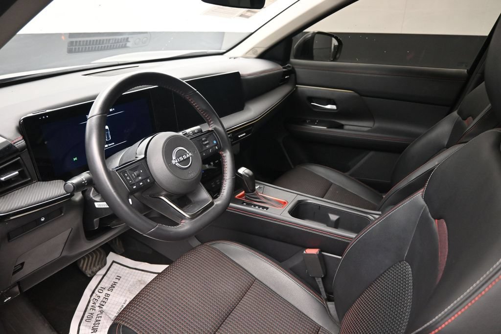 Used 2025 Nissan Kicks SR AWD/4WD image 19