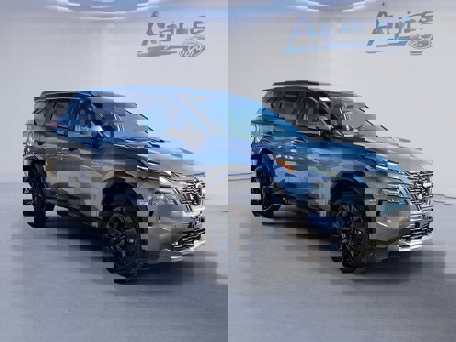 Used 2023 Nissan Rogue SV image 7