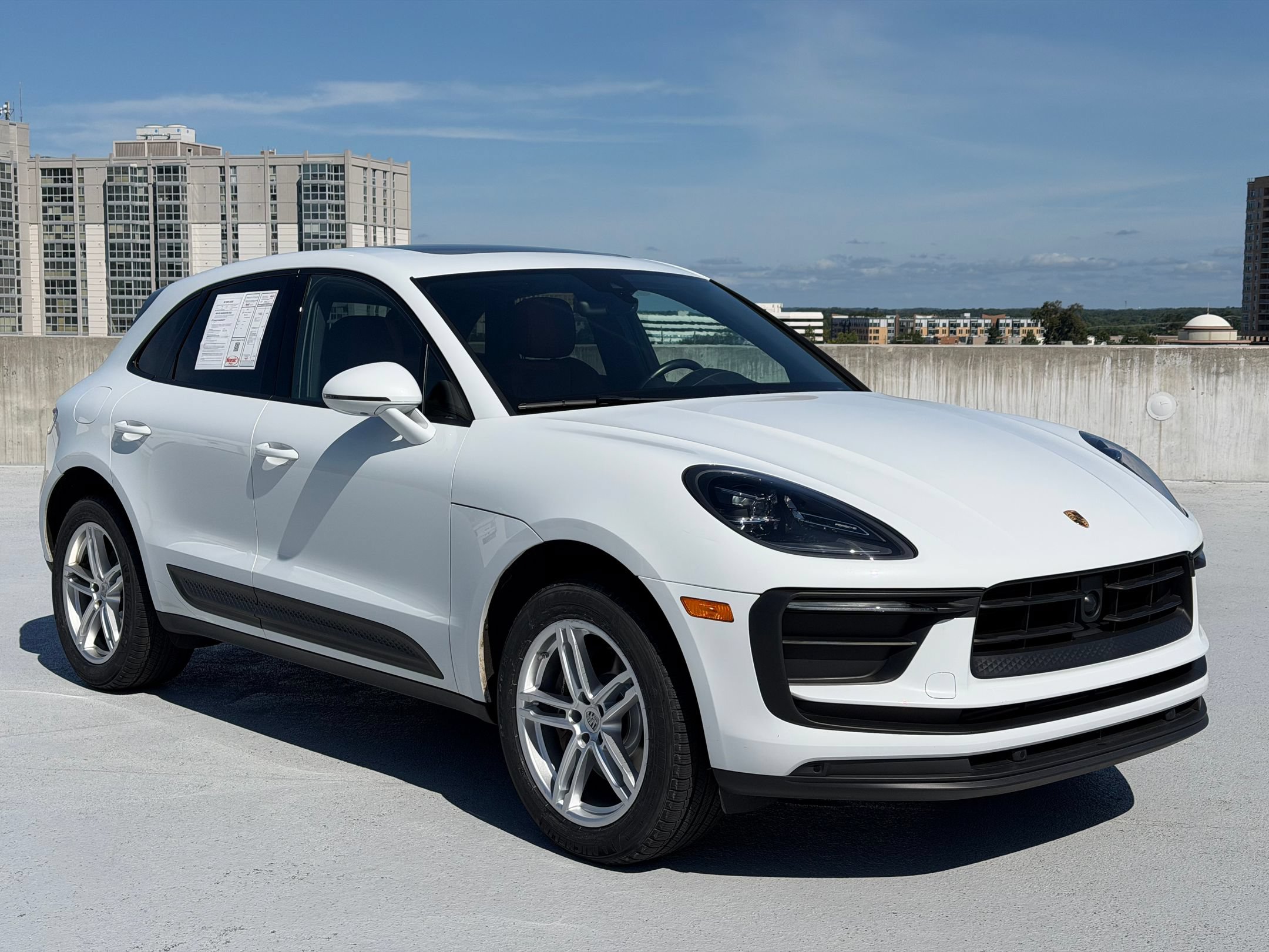 Certified 2023 Porsche Macan AWD/4WD image 7