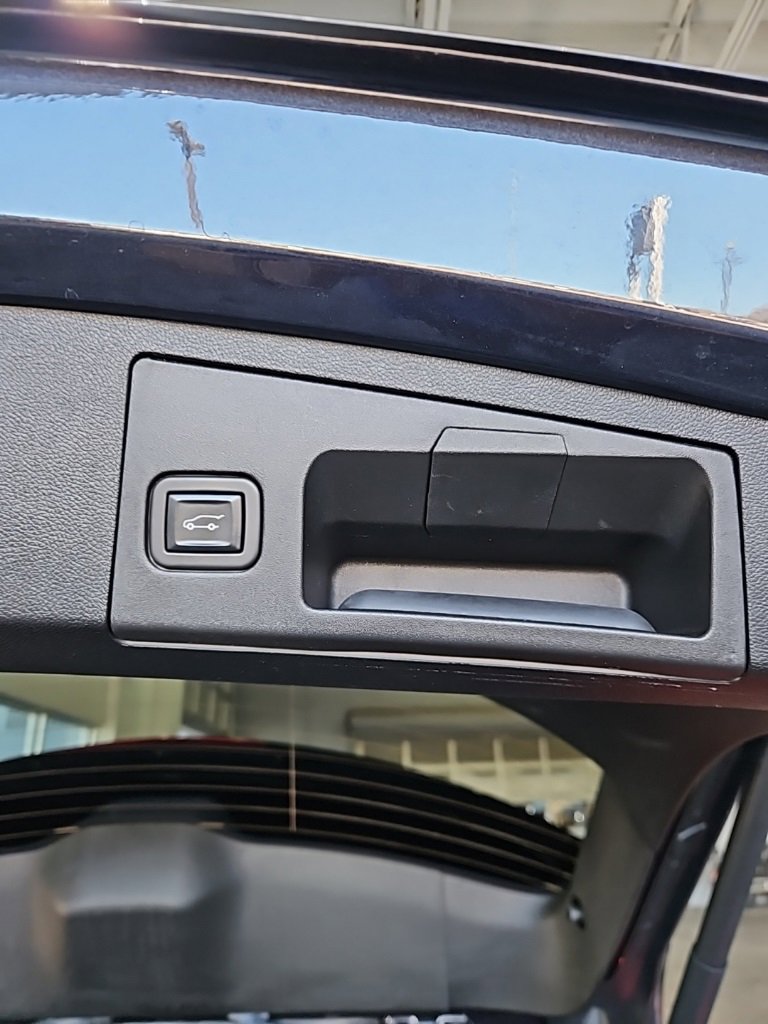 Used 2023 Cadillac XT4 Luxury image 20