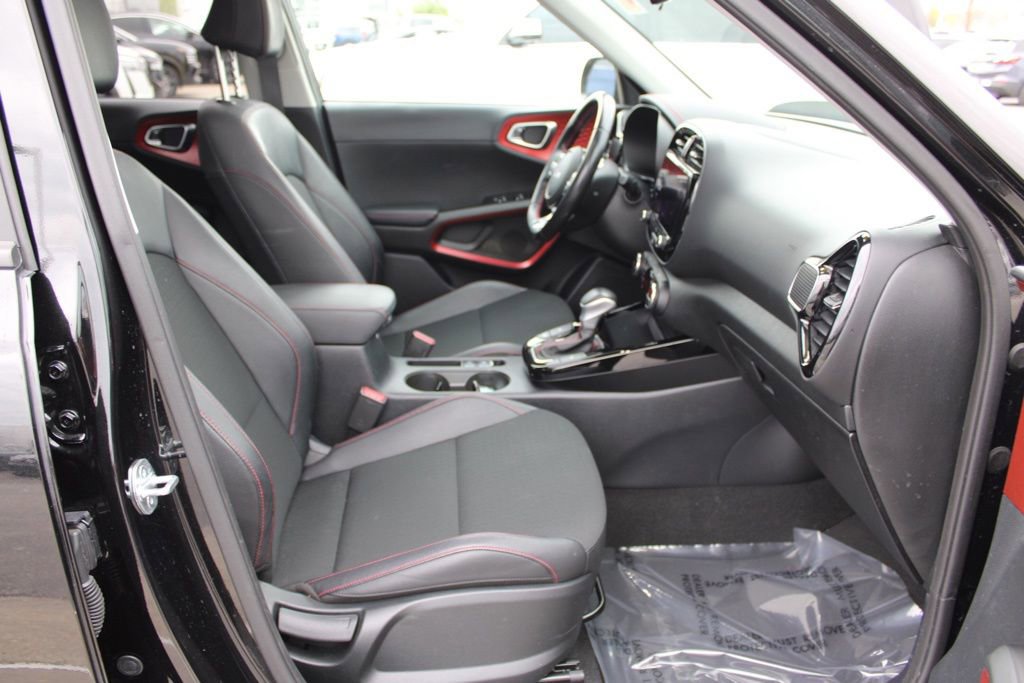 Used 2023 Kia Soul GT-Line w/ GT-Line Technology Package image 19