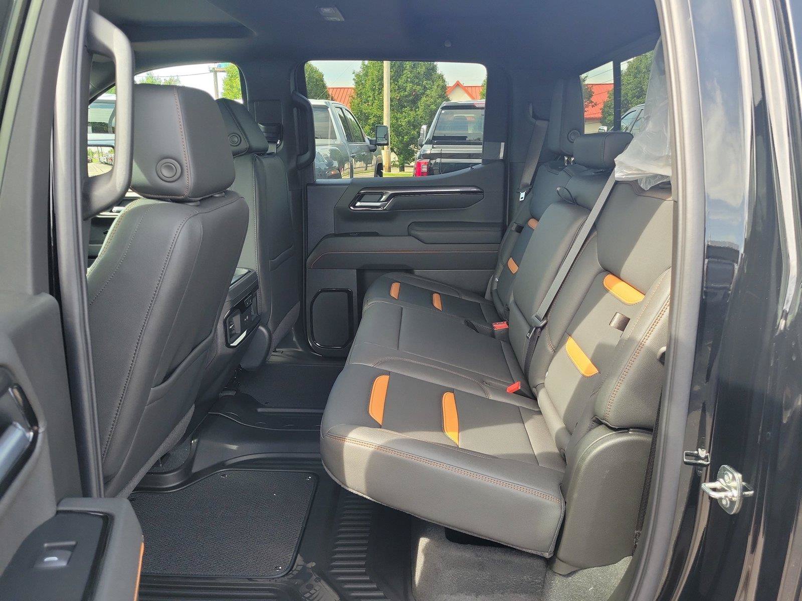 New 2026 GMC Sierra 1500 AT4 w/ AT4 Premium Package AWD/4WD image 11