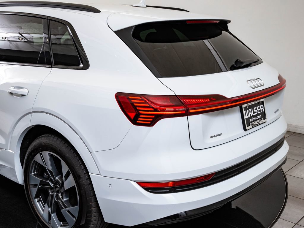 Used 2021 Audi e-tron Premium w/ Convenience Plus Package AWD/4WD image 19