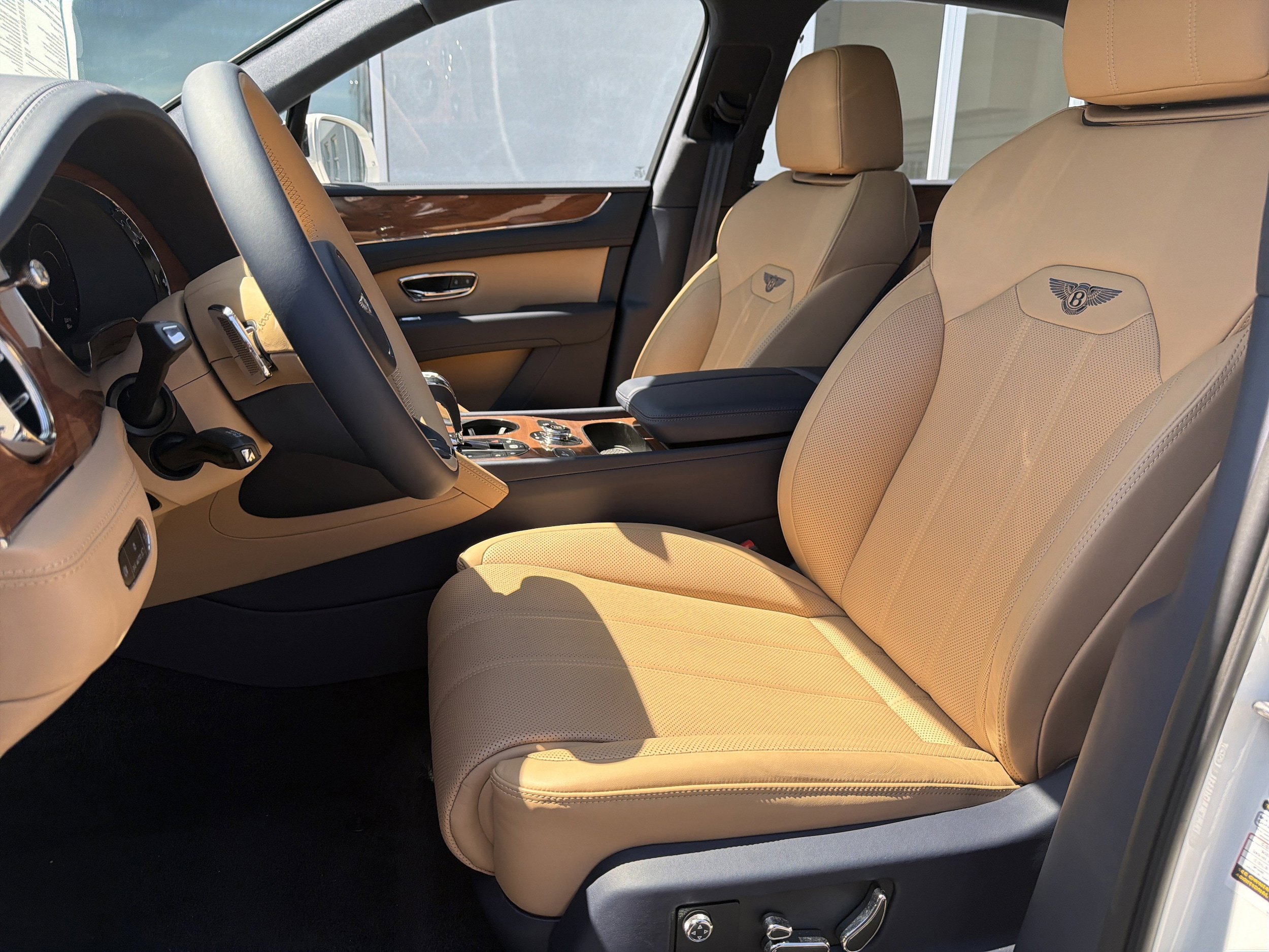 New 2026 Bentley Bentayga AWD/4WD image 32