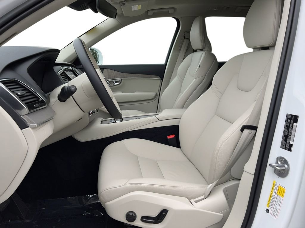 Used 2023 Volvo XC90 B6 Plus w/ Protection Package AWD/4WD image 6