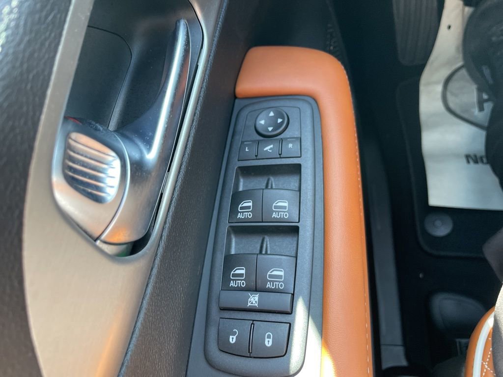 New 2026 Chrysler Pacifica Pinnacle image 31