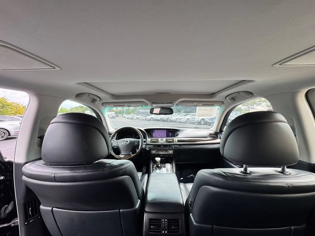 Used 2013 Lexus LS 460 w/ Comfort Pkg RWD image 9