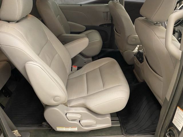 Used 2018 Toyota Sienna XLE w/ XLE Navigation Package image 26