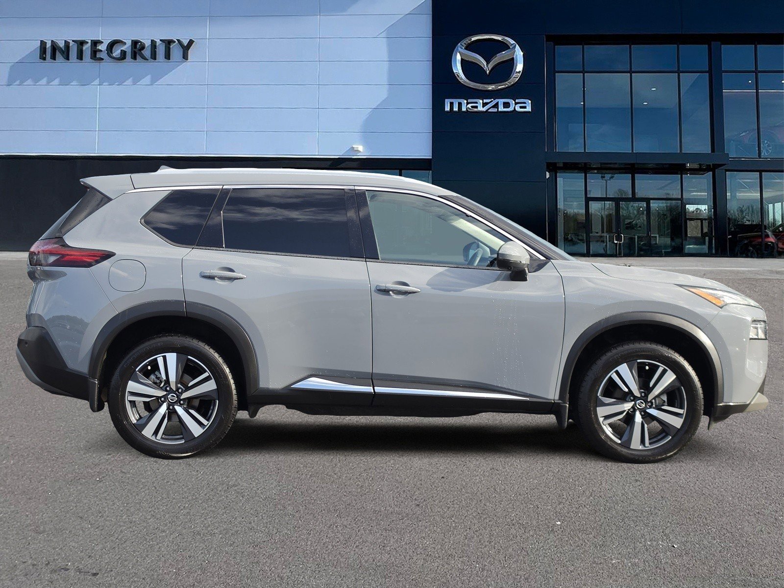 Used 2021 Nissan Rogue SL FWD image 3