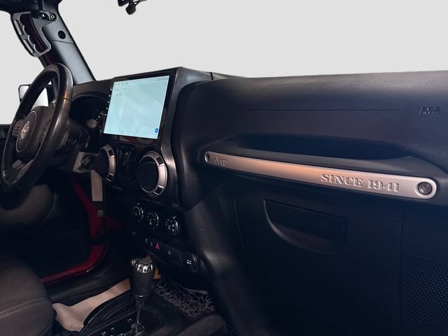 Used 2017 Jeep Wrangler Unlimited Rubicon w/ Connectivity Group AWD/4WD image 27